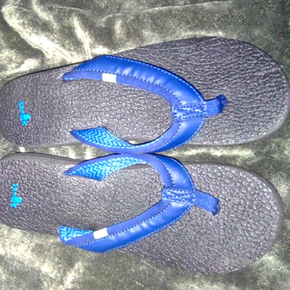 Sanuk Flip Flops